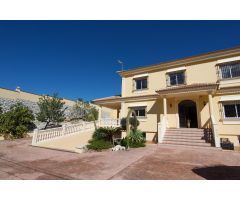 Espectacular Villa Independiente en Alhaurín de la Torre - Málaga