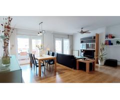 Amplia vivienda en 1ª Planta de 3 dormitorios + Parquin + Trastero en zona residencial de Benicarló.