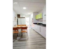 Amplia vivienda en 1ª Planta de 3 dormitorios + Parquin + Trastero en zona residencial de Benicarló.