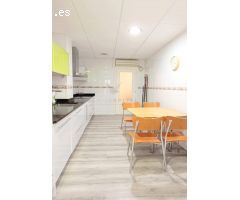 Amplia vivienda en 1ª Planta de 3 dormitorios + Parquin + Trastero en zona residencial de Benicarló.
