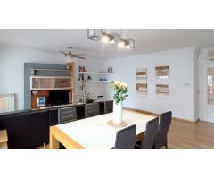 Amplia vivienda en 1ª Planta de 3 dormitorios + Parquin + Trastero en zona residencial de Benicarló.