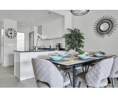 Apartamento moderno con licencia turística en Playa Flamenca: 3 hab, 2 baños, piscina