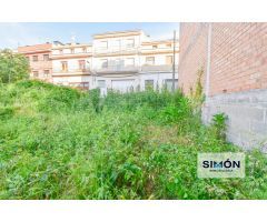 Fantástica parcela para construïr una casa con sotano, jardín, dos pisos con terraza y buahrdilla!