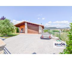 Fantástica casa en Artés, con piscina cubierta, jardín, terraza y 4 habitaciones en muy buena zona