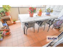 Maravilloso piso de 3 habitaciones grandes, 2 baños y opción de compra parking más trastero!