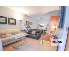 Maravilloso piso de 3 habitaciones grandes, 2 baños y opción de compra parking más trastero!