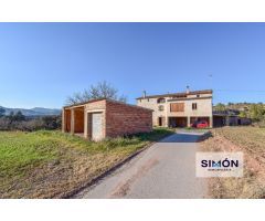 Masía a reformar en Sant Martí de Torroella, con espectaculares vistas y gran espacio