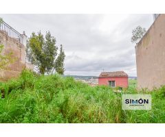 Casa con parcela de 264m², fabulosas vistas, gran jardín, y sótano para empezar tu proyecto de 0