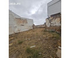 Solar urbano en Alozaina