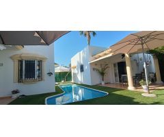 Bungalow en Alquiler en San Juan de los Terreros, Almería