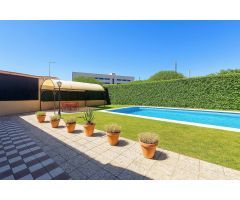 Chalet pareado en venta en Avda de Europa