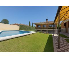 Chalet pareado en venta en Avda de Europa
