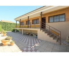 Chalet pareado en venta en Avda de Europa
