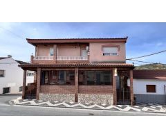 Gran Casa con Negocio de Restauración