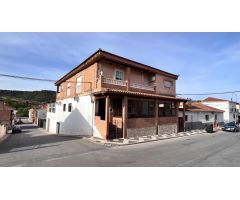 Gran Casa con Negocio de Restauración
