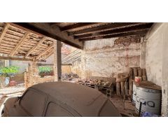 Casa de pueblo con terreno  224 metros parcela