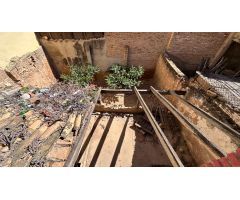 Casa de pueblo con terreno  224 metros parcela