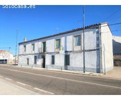 CASA EN VENTA CON 4 DORMITORIOS EN BERMILLO DE SAYAGO (ZAMORA)