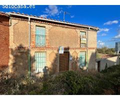 CASA CON PARCELA EN VENTA CON 5 DORMITORIOS EN TÁBARA, ZAMORA.