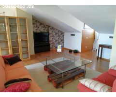 APARTAMENTO ABUHARDILLADO CON PLAZA DE GARAJE CERRADA Y VISTAS A LA CATEDRAL, EN OLIVARES, ZAMORA.