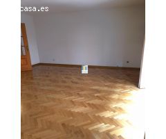 PISO EN VENTA DE 4 DORMITORIOS, 2 BAÑOS, PLAZA DE GARAJE Y TRASTERO JUNTO A TRES CRUCES, ZAMORA.