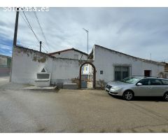 CASA EN VENTA DE 2 DORMITORIOS Y PATIO EN ARCENILLAS, ZAMORA.