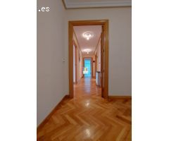 PISO EN VENTA DE 3 DORMITORIOS, MIRADOR, 2 BAÑOS Y PLAZA DE GARAJE EN PLENO CENTRO DE ZAMORA.