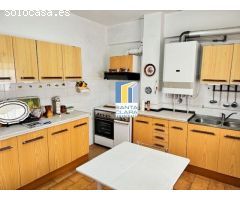 PISO EN VENTA DE 3 DORMITORIOS JUNTO A TRES CRUCES, ZAMORA.