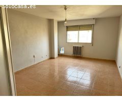 PISO EN VENTA DE 4 DORMITORIOS, 2 BAÑOS Y PLAZA DE GARAJE EN ZONA PEÑA TREVINCA, ZAMORA.