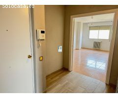 PISO EN VENTA DE 4 DORMITORIOS, 2 BAÑOS Y PLAZA DE GARAJE EN ZONA PEÑA TREVINCA, ZAMORA.