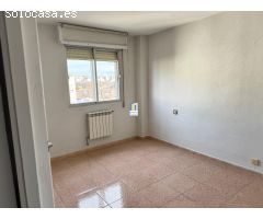 PISO EN VENTA DE 4 DORMITORIOS, 2 BAÑOS Y PLAZA DE GARAJE EN ZONA PEÑA TREVINCA, ZAMORA.