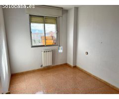 PISO EN VENTA DE 4 DORMITORIOS, 2 BAÑOS Y PLAZA DE GARAJE EN ZONA PEÑA TREVINCA, ZAMORA.