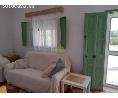 CASA CON BONITA PARCELA EN ALJARAQUE