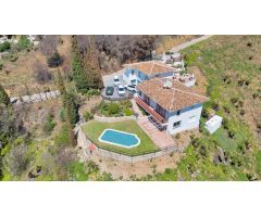 Villa en venta Valtocado, Mijas con apartamento independiente y vistas impresionantes