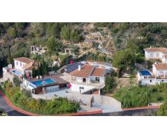ESPECTACULAR VILLA EN MIJAS