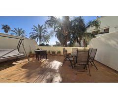 Planta baja con amplias terrazas en urbanización de lujo
