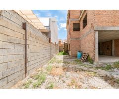 SOLAR CON ESTRUCTURA EN GOJAR