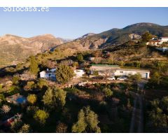 CORTIJO CON AMPLIA PISCINA