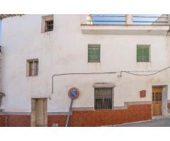 Oportunidad Única en Gójar, Granada: Casa Antigua para Reformar