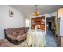 Oportunidad Única en Gójar, Granada: Casa Antigua para Reformar
