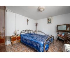 Oportunidad Única en Gójar, Granada: Casa Antigua para Reformar