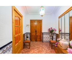CASA CON TERRAZA PRIVADA EN PINOS PUENTE