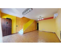 Casa de 4 dormitorios con garaje en Santiponce