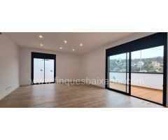 ¡CASA DE OBRA NUEVA EN URB. LES BRISES DE CALAFELL (SEGUR DE DALT)!