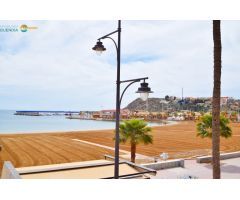 AMPLIO PISO TOTALMENTE REFORMADO EN 1ºLÍNEA DE PLAYA