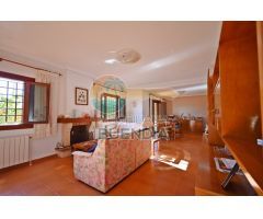 PRECIOSO CHALET CON VISTAS AL MAR EN LA ZONA DE LA CUMBRE