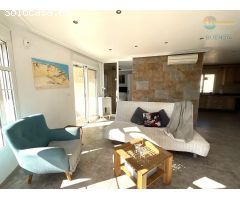 IMPRESIONANTE CHALET CON VISTAS AL MAR Y PISCINA EN ZONA RESIDENCIAL DE BOLNUEVO