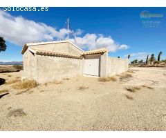 CASA DE CAMPO CON TERRENO EN LAS CAÑADAS DE ALHAMA