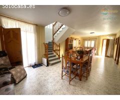 FANTASTICO CHALET CON AMPLIAS TERRAZAS Y SOTANO A 50 METROS DE LA PLAYA