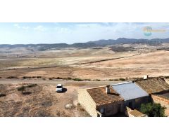 CASA DE CAMPO PARA REFORMAR CON VISTAS ESPECTACULARES